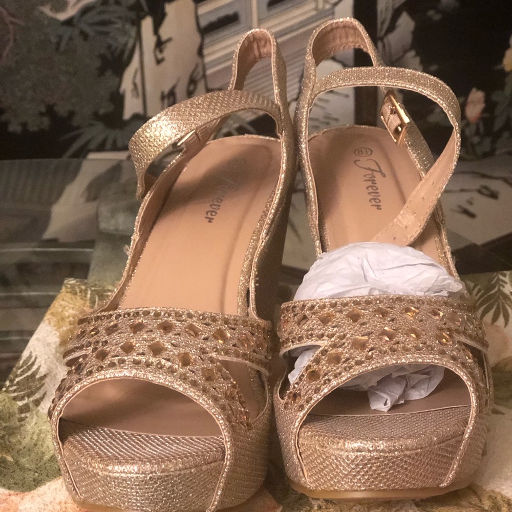 Shoes - Picture 2 of 3